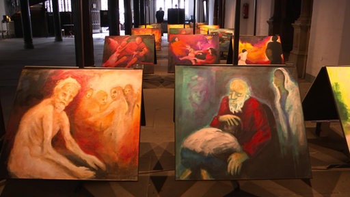 Gemälde von der neuen Ausstellung von Dagmar Calais in der Bremer Rathaushalle. 