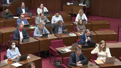 Der Bremer Senat bei einer Sitzung mit den Beteiligten Politikern und Politikerinnnen. 