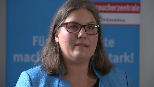 Die Vorständige der Verbraucherzentrale Bremen Annabel Oelmann im Interview. 