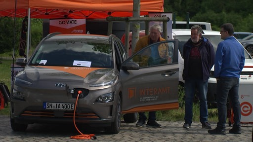 Ein Elektro Fahrzeug bei der Ausstellung Mobilität von morgen in Bremen. 