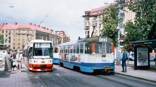 Die weltweit erste Niederflurstraßenbahn im schwedische Göteborg.
