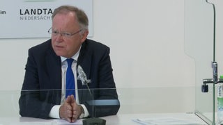 Ministerpräsident Niedersachsen Stephan Weil bei der Pressekonferenz.