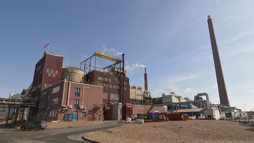 Das Industriegebäude und deutschlands letzte Zinkhütte in Nordenham.