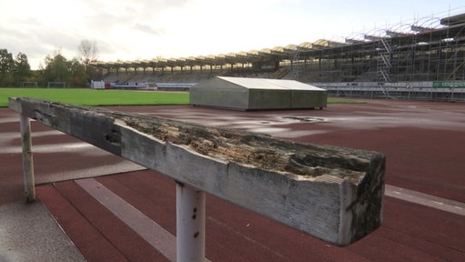 Das Fußballfeld des Nordsee Stadion in Bremerhaven. 