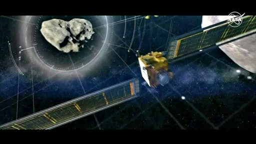 Eine Sonde fliegt auf einen Asteroiden.