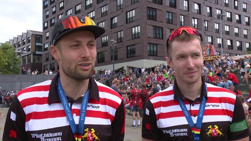 Oliver Reinicke und Niklas Günther beim Triathlon in Bremen.