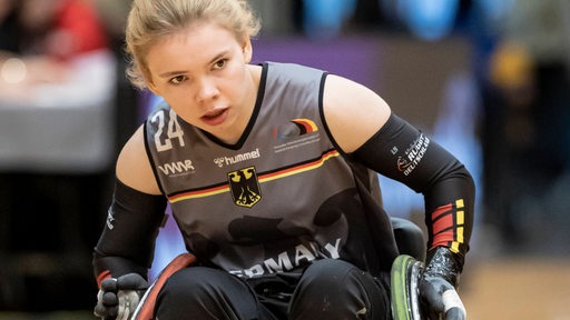 Para-Sportlerin Mascha Mosel in der deutschen Rollstuhl-Rugby-Nationalmannschaft in Aktion bei der Weltmeisterschaft.