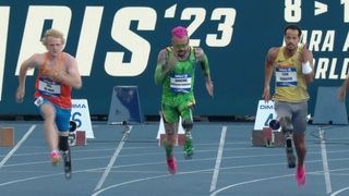 Para-Sprinter Leon Schäfer beim 100-Meter-Lauf bei der WM in Paris in Aktion auf der Strecke.