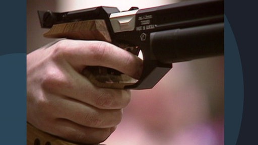 Ein Archiv-Bild aus dem Jahr 1991, mit einer Pistole, die zum Sportschießen genutzt wird.