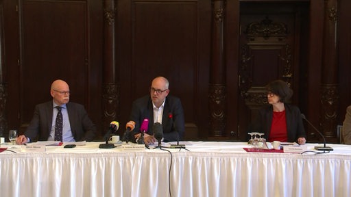 Pressekonferenz im Bremer Rathaus mit Ulrich Mäurer, Andreas Bovenschulte und Claudia Bernhard