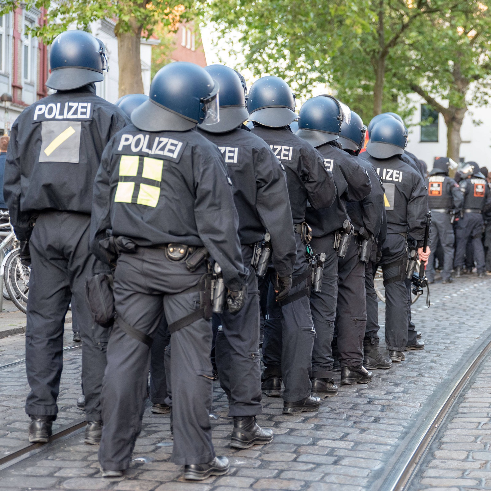352.000 Polizei-Überstunden: Gewerkschaft sieht Politik in der Pflicht -  buten un binnen