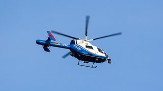Ein Hubschrauber der Polizei im Einsatz.