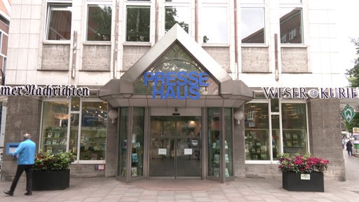 Der Eingang vom Bremer Presse Haus in der Innenstadt. Der Weser-Kurier hat seinen Sitz dort. 