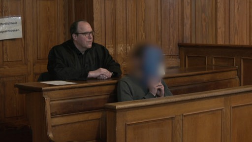 Der Angeklagte beim Prozess im Bremer Landgericht.