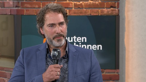 Der Psychologe Stefan Rücker im Interview bei buten un binnen.