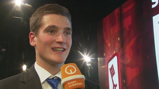 Radsportler Niklas Behrens bei der Sportgala in Bremen 2025 bei einem Interview