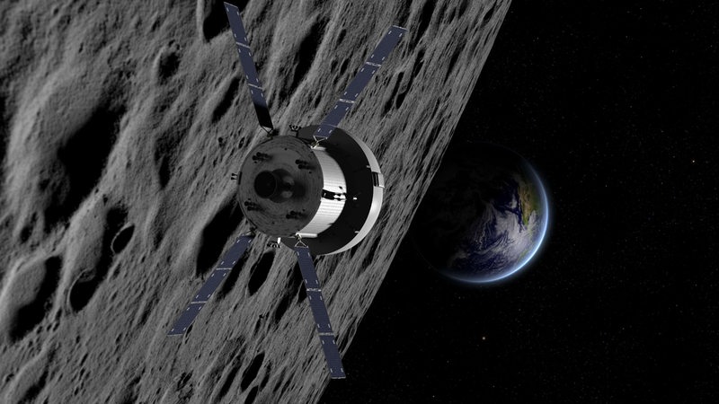 Raumschiff umkreist Mond, im Hintergrund die Erde