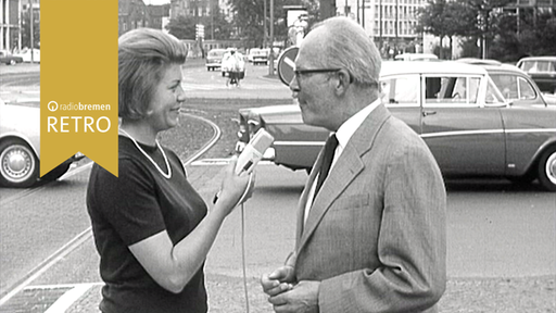 Reporterin Inka Eckermann im Gespräch mit dem Stadtplaner Rudolf Hillebrecht