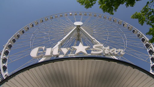 Das höchste transportable Riesenrad City Star steht in Bremen Tenever.