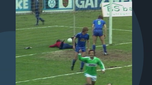 Werder Bremen schießt ein Tor gegen Solingen 1981. 