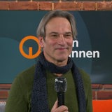 Der Schauspieler Peter Lüchinger im Interview im buten un binnen Studio.