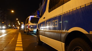 Polizeiwagen in der Pappelstraße in der Bremer Neustadt 