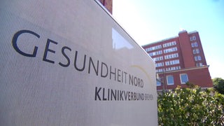 Ein Schild der Gesundheit Nord Klinikverbund Bremen