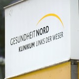 Das Eingangsschild des Klinikums Links der Weser.