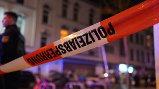 Polizisten bei einem Einsatz in der Bremer Neustadt