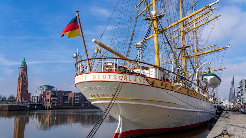 Das Schulschiff Deutschland, Teil der Hafenwelten, in Bremerhaven