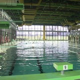 Ein Bild des Hallenschwimmbads im Unibad Bremen.
