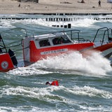 Ein Schiff der Seenotrettung im Einsatz vor der deutschen Küste.