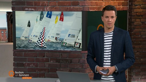 Moderator Yannick Lowin berichtet im Sportblitz-Studio über die Segel-Bundesliga.