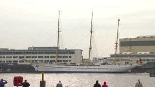Das Segelschulschiff Gorch Fock bei Lürssen in Lemwerder. 