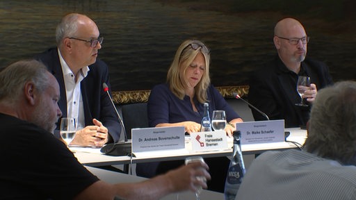 Andreas Bovenschulte und Maike Schäfer bei einer Sitzung in der Senatskanzlei.