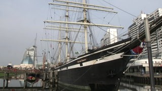 altes Segelschiff im Hafen
