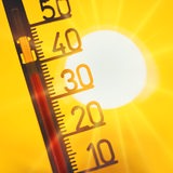 Ein Thermometer vor der Sonne.