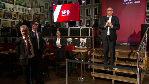 Der Bürgermeister Andreas Bovenschulte bei der SPD Pressekonferenz. 