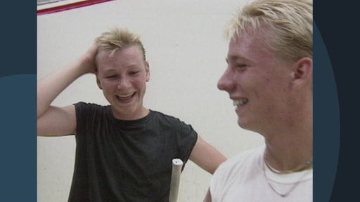 Eine Archivaufnahme zweier Sportsfreunde aus dem Jahr 1990.