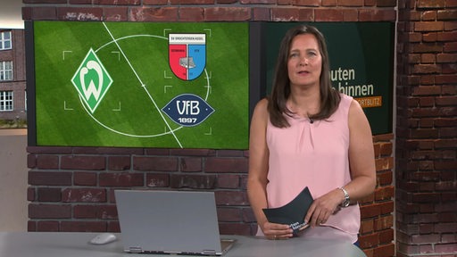 Sportblitz-Moderatorin Pascale Ciesla im Studio.