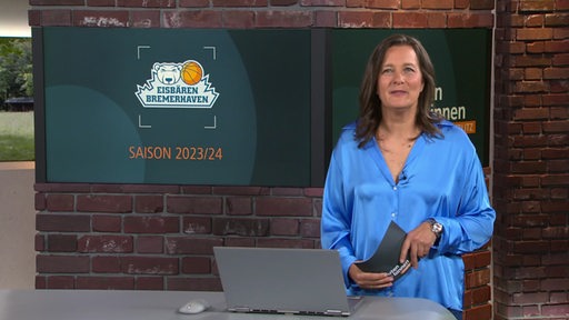 Sportblitz-Moderatorin Pascale Ciesla im Studio.