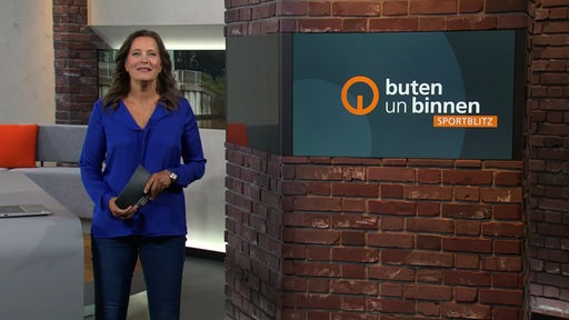 Sportblitz Moderatorin Pascale Ciesla im buten un binnen Studio. 