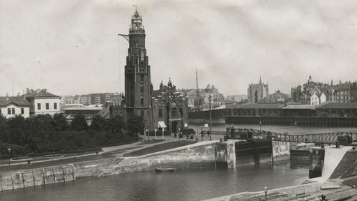 Historische Aufnahme des Simon Loschen Turms in Bremerhaven um 1910