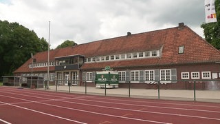 Gebäude am Städtischen Stadion an der Düsternortstraße in Delmenhorst.