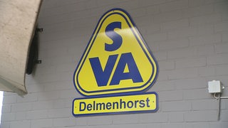 Das Logo von Atlas Demenhorst im Städtischen Stadion an der Düsternortstraße.