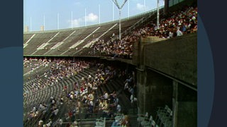 Das Stadion von Tennis Borussia Berlin. Ein großes Stadion mit wenig Zuschauern.