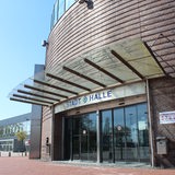 Eine Außenansicht der Stadthalle Bremerhaven.