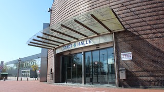 Eine Außenansicht der Stadthalle Bremerhaven.