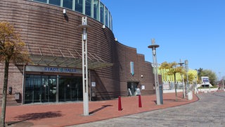 Eine Außenansicht der Stadthalle Bremerhaven.