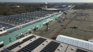 Aus der Luft ist der Messe-Komplex in Bremen zu sehen.